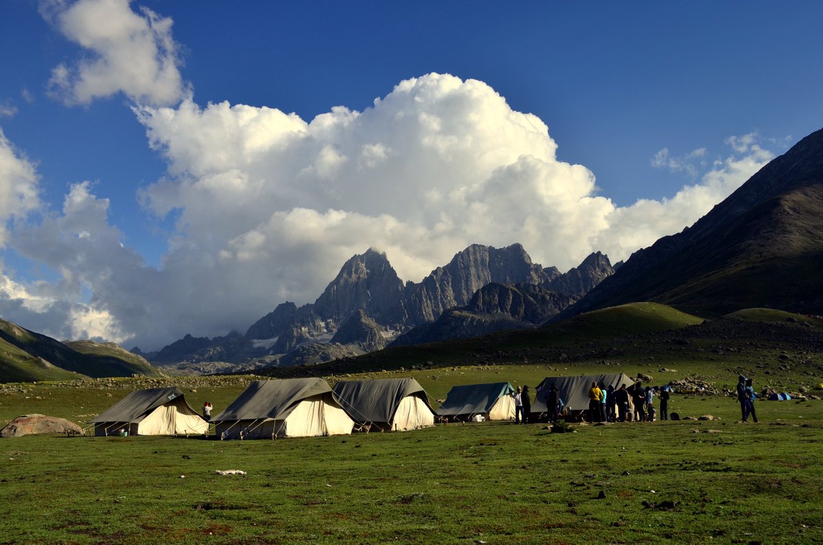 oltraveller's tweet photo. Talk about being a free spirit. 

#Camping #Tents #Kashmir #J&amp;K #Sonamarg #NaranagVillage #KashmirValley #CloudyDay #Grassy #OT https://t.co/otsO6is3av