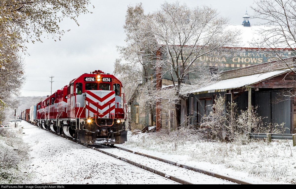 TrainPicsDaily's tweet image. A Wisconsin &amp;amp; Southern manifest passing through snowy Palmyra, Wisconsin. Photo by Adam Wells. 11-17-2018

I hope everyone was able enjoy a very Merry Christmas with friends and family!!! 🎄🎅🎁⛄❄️