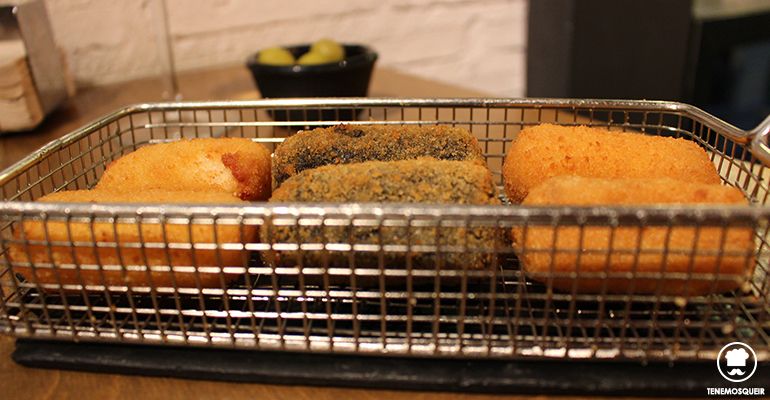 ¡A buen entendedor, pocas croquetas bastan! ¿Sabías que puedes encargar un pedido de nuestros productos ya cocinados para recoger o solicitarlos crudos para hacerlos en casa? ¡Tu decides! Ponte cómodo, estas Navidades te echamos una mano en la cocina 📷<a href="/tenemosqueir/">Tenemos que ir</a>