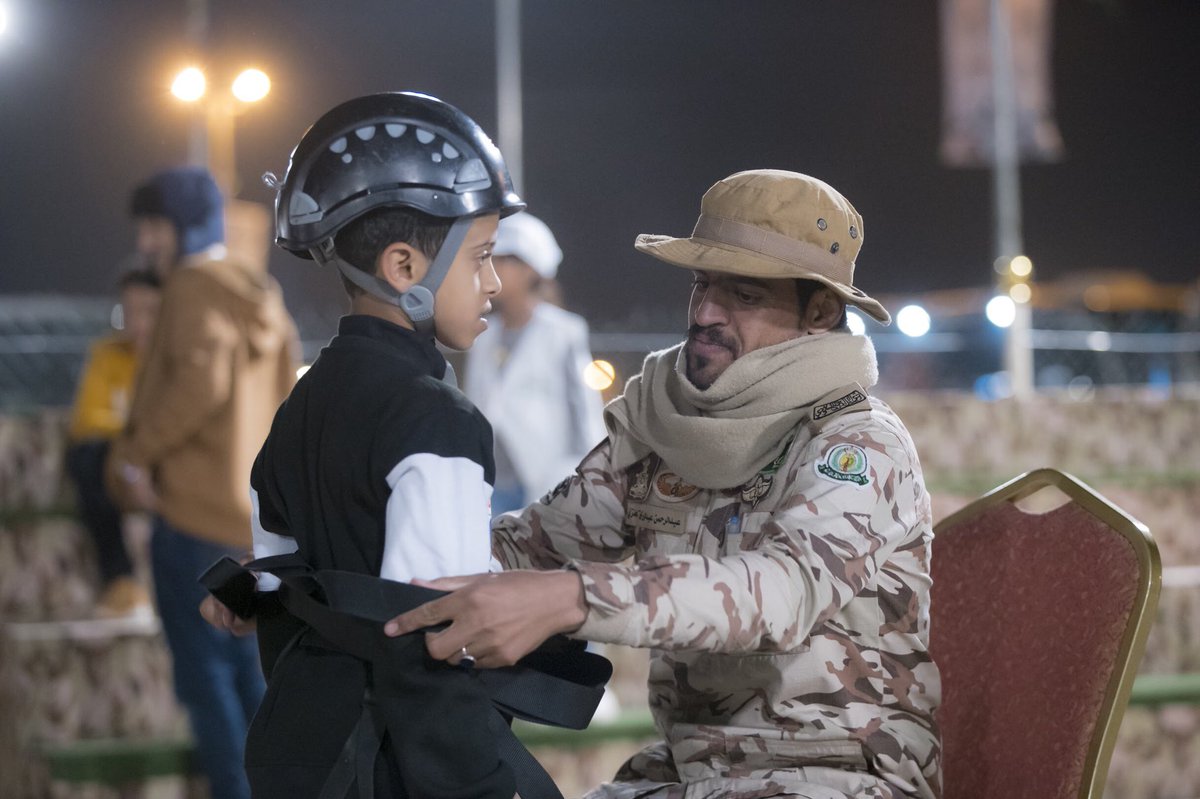 ahmad_algonem's tweet photo. عُرفوا بهيبتهم للأعداء ،، وحنيتهم للأطفال ، عرضوا جهودهم ودربوا الأشبال لأعمال التسلق.
شكراً #قوات_الأمن_الخاصة.
أدام الله أمننا وأماننا.

#الجنادرية_33 #الجنادرية_وفاء_وولاء  #تصويري_الان https://t.co/oUOrcmDpoa