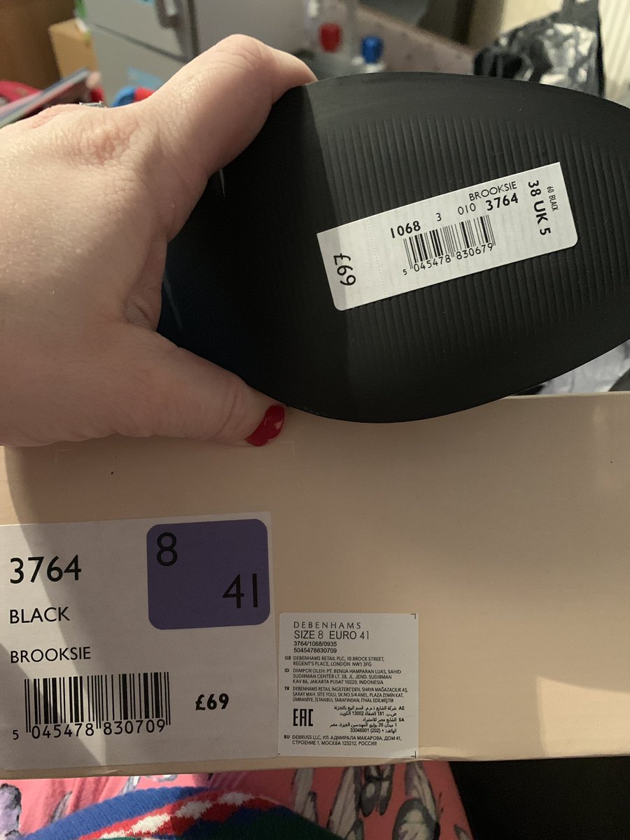 diddle1503's tweet image. @Debenhams Thanks For My Christmas Gift! #wrongsize So Upset Not To be Able To Try on or Wear My New Boots My Husband Ordered! #Nothappy