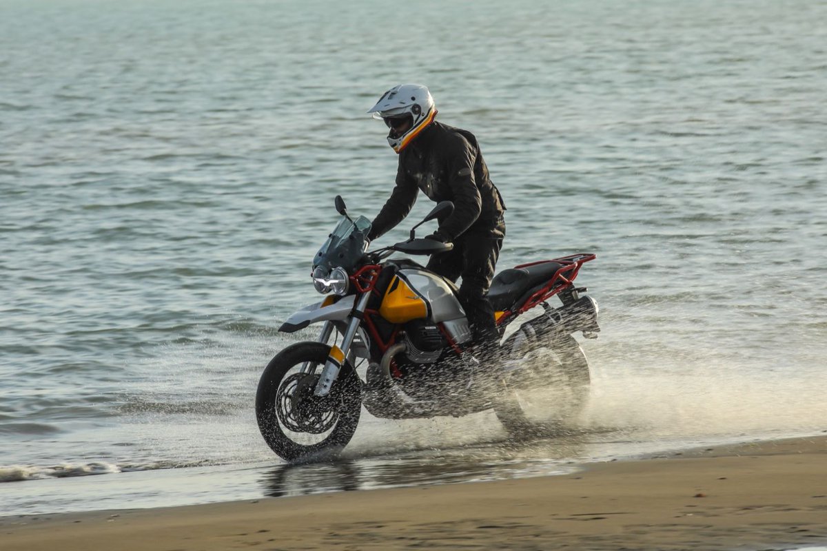 Splashing around
#motoguzzi #v85 #havefun #newmodel #adventure #veetwin #madeinitaly