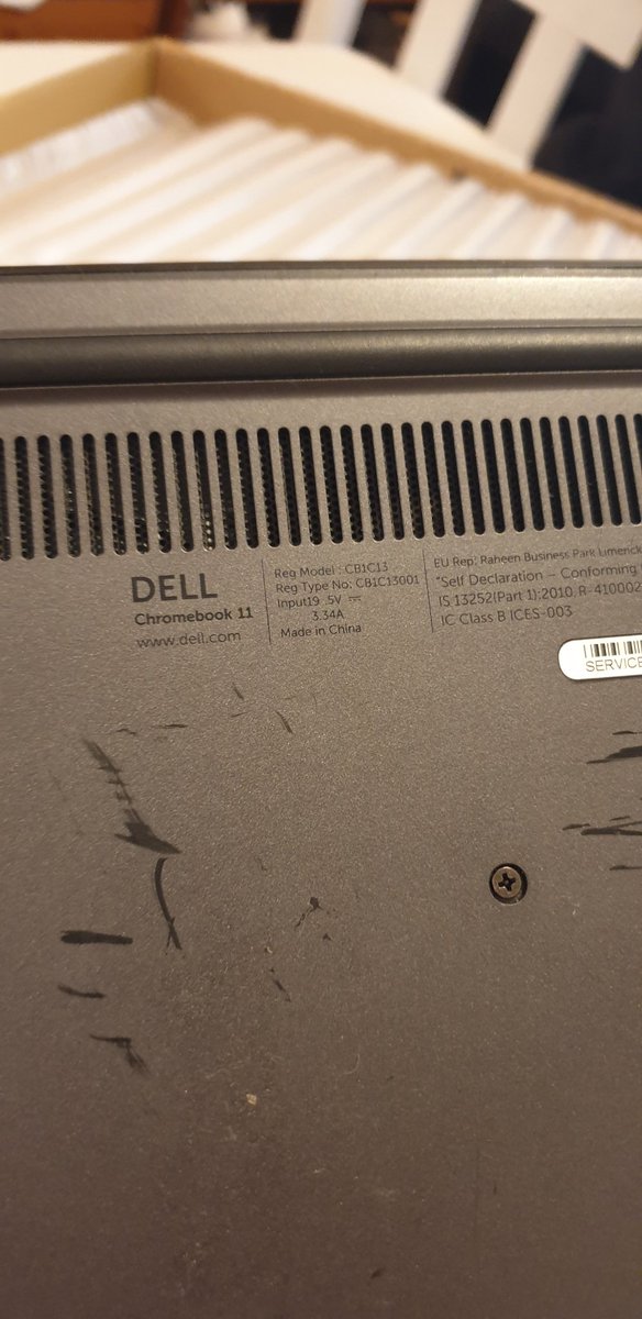 kaiser5s's tweet photo. @GoGroopie this is supposed to be a Samsung laptop But is a scratched Dell which is wet and doesnt work properly. Close?!!!!! https://t.co/XixrpoNVxu