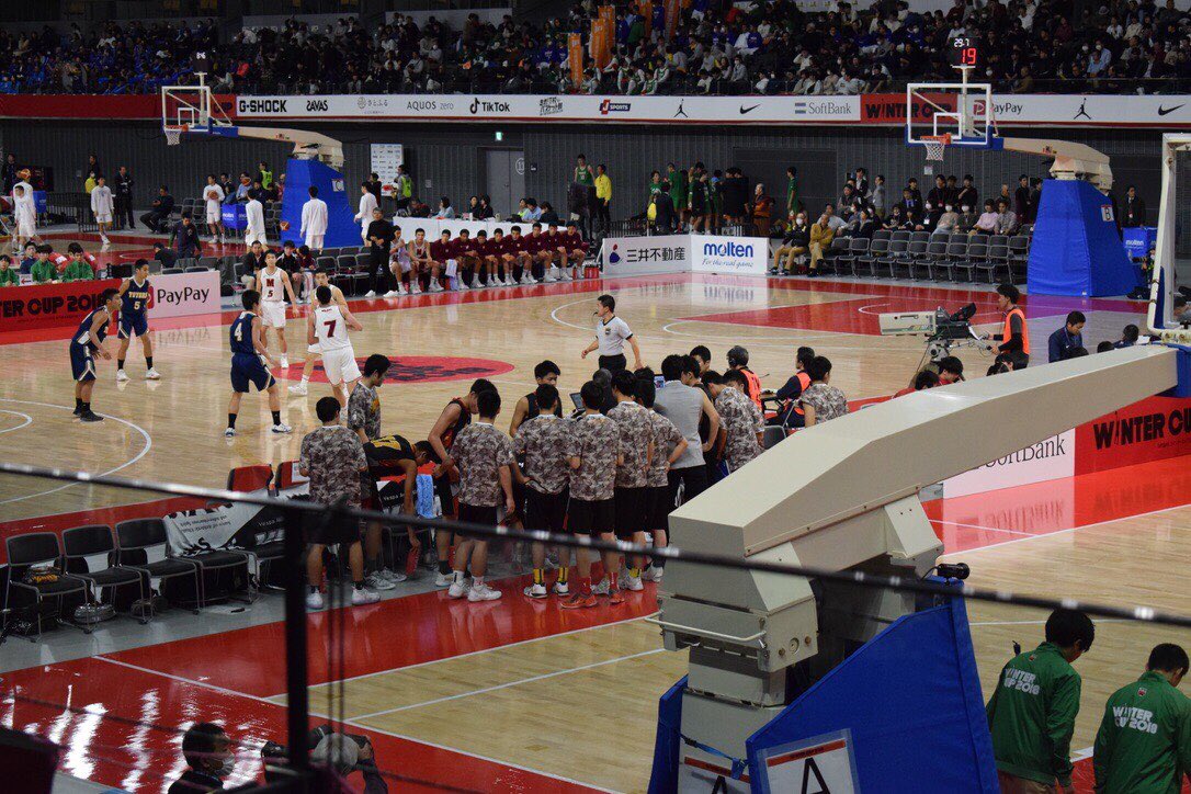 ryo04193gmailc1's tweet photo. 高校バスケ引退しました。
最後にウィンターカップでれて本当によかったです！！
次は大学でこの経験をいかしてがんばっていきます！！ https://t.co/sWoMfQOq4Y