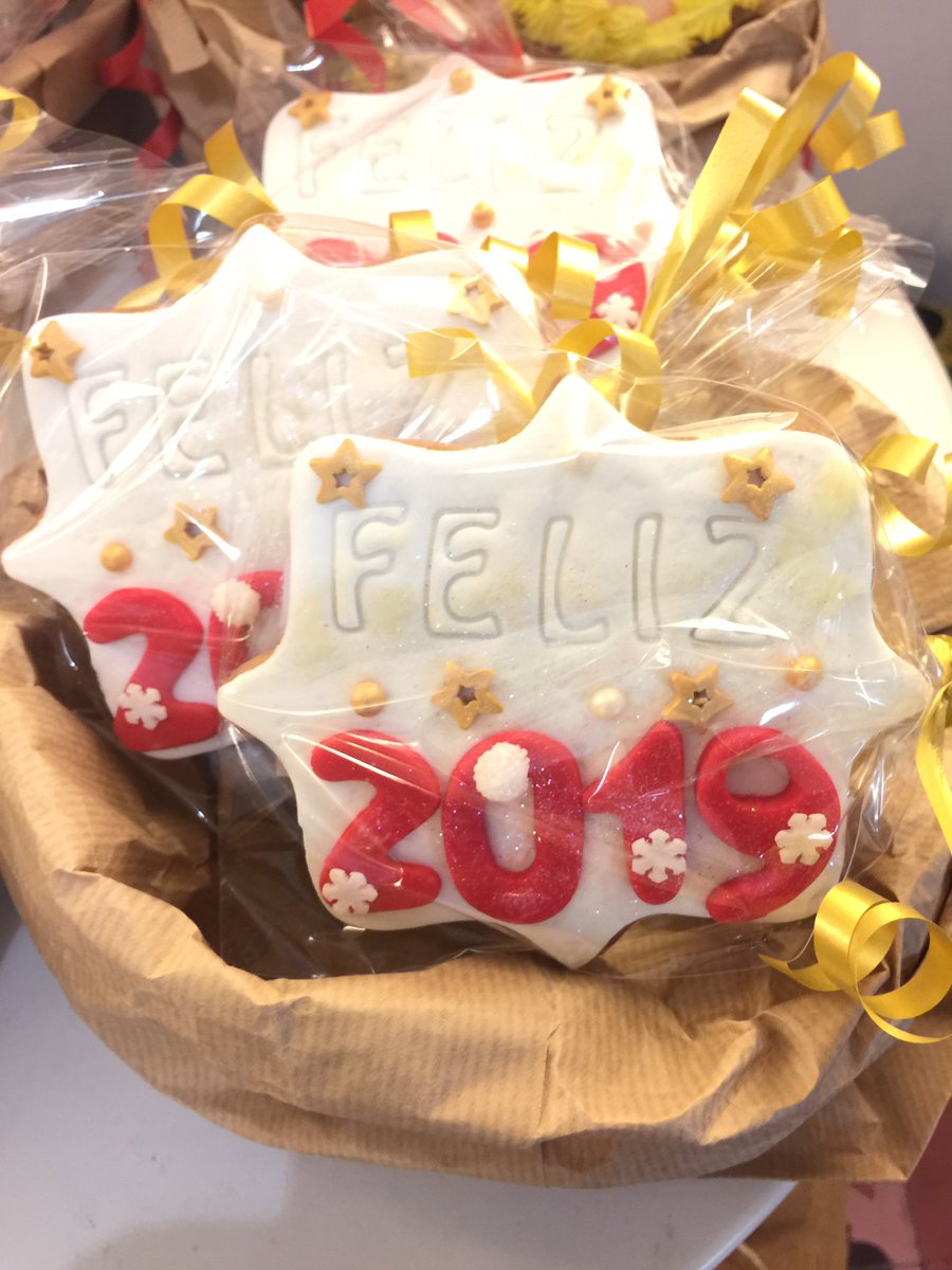 Buenos días ..!!ya tenemos disponibles , nuestras #galletasdenavidad de #feliz2019 ..!! #gijongoloso #bakery #artesano