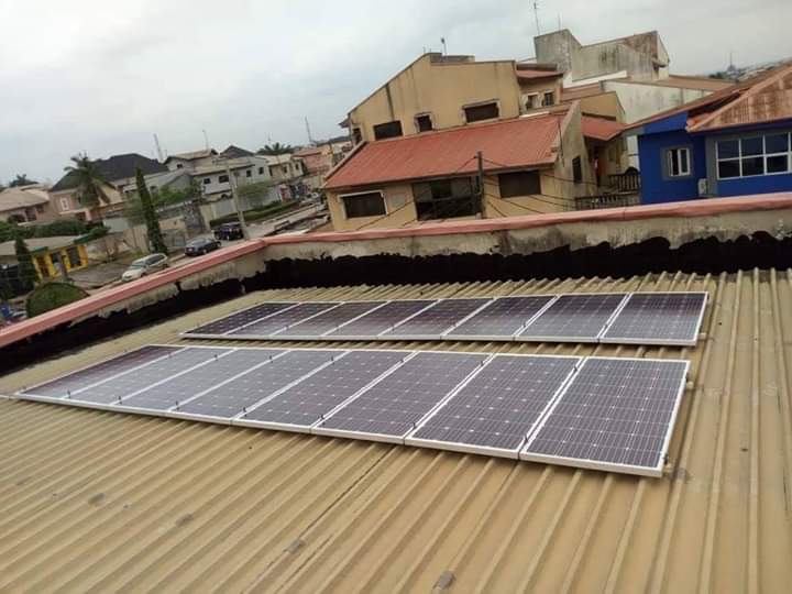 e_miyor's tweet photo. Inverters &amp; Solar*
Site: Omole Phase 2, Lagos
Highly Efficient Solar Systems!
5Kva 8 batts 16 Mono Solar Panels
AC, freezer TV fans &amp; Light points + decoder and electronics 
Cost = 1,900,000 
Call :09036292994 https://t.co/ybmJl8sg97