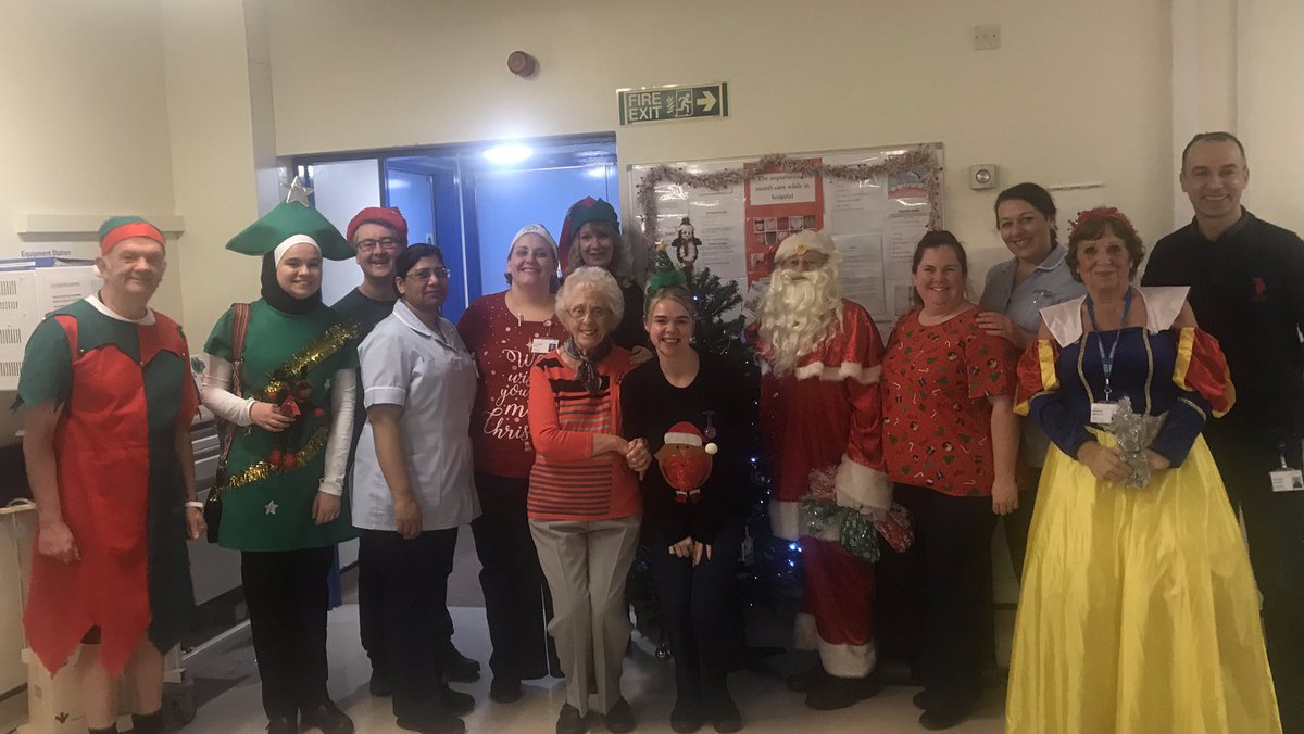 Merry Christmas from everyone on A1 🎄🎅🏻🎄 <a href="/StockportNHS/">Stockport NHS FT</a> <a href="/GastroNW/">Wisam Jafar 💙</a>