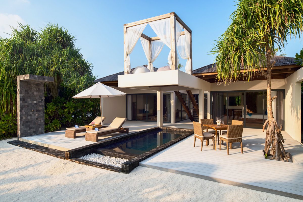 MVTravelHD's tweet photo. Enjoy at your beach pool suite sunset, as you will never find a beautiful places as it is at Movenpick Kuredhivaru Maldives 💦✨
For more  inquiries and reservations, please contact with us on whats app 
+201000259103/4
:
@MovenpickHotels
#Maldives 
#MaldivesTravelHD
#YallaAgazat https://t.co/zuEYn68eAD