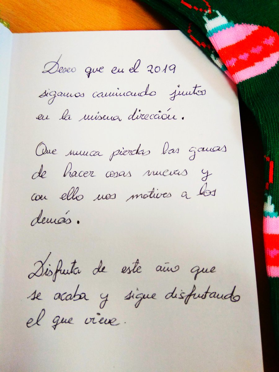 HugoSantoalla's tweet photo. En #Unitono Ourense hemos sido muy buen@s! por eso nuestro #SecretSanta ha venido cargadito de regalos.
Y el mío con muy buenos deseos. Gracias! https://t.co/a1kdVHFCcm
