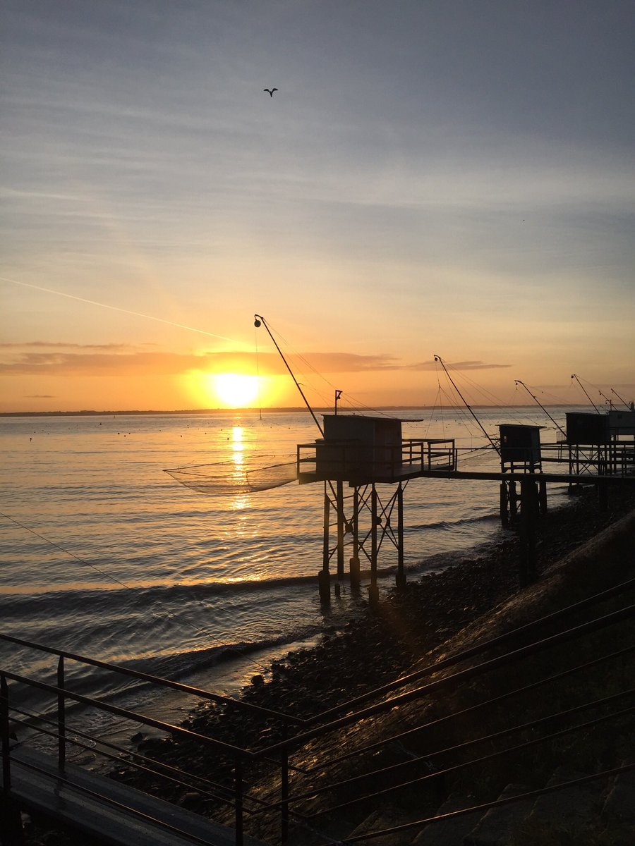 Superbe vue sur les pêcheries de la plage de #SaintNazaire merci <a href="/LaNazairienne/">La Nazairienne</a> #LoireAtlantique ma #Bretagne #44Bzh #BaladeSympa #MagnifiqueFrance