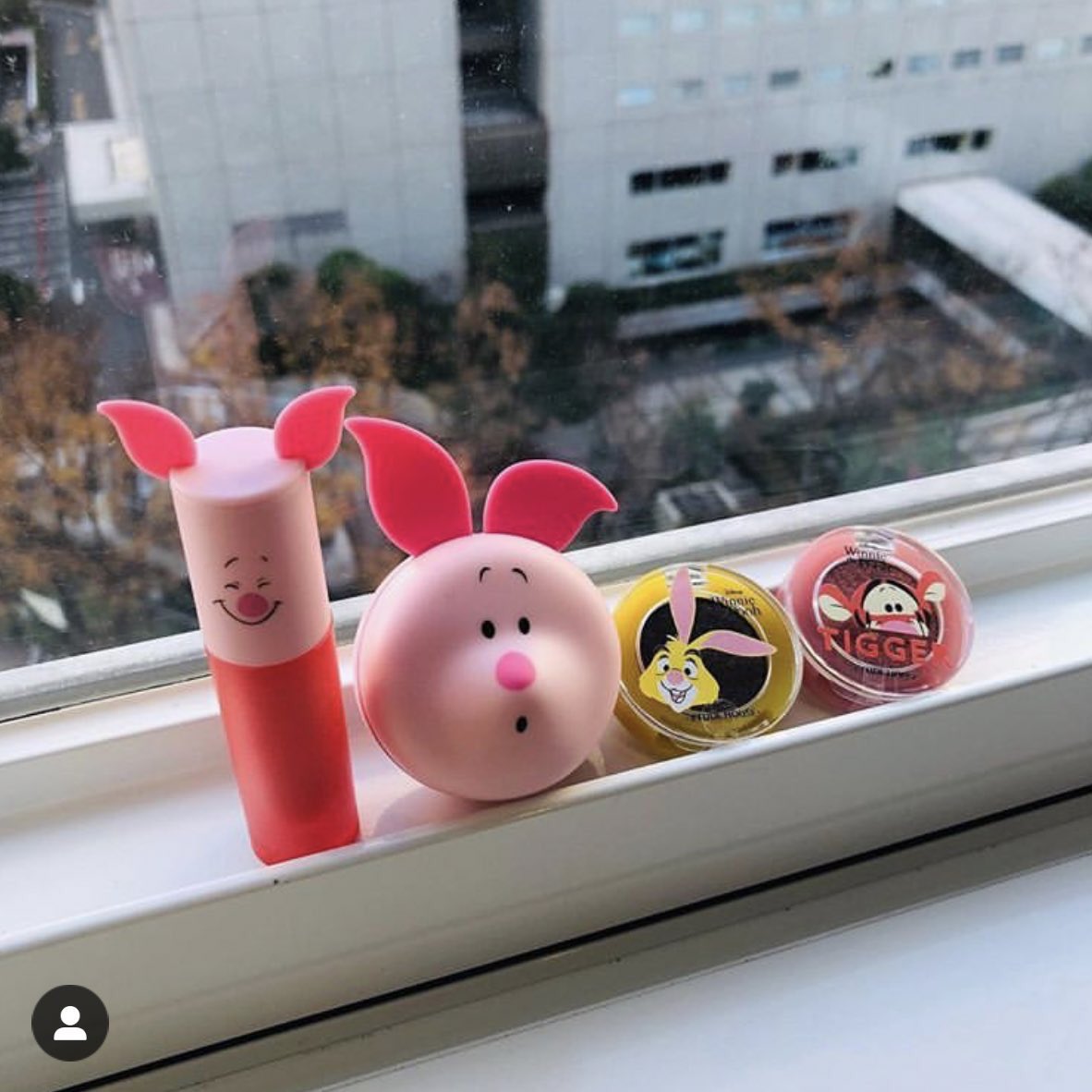 halloxkr_store's tweet photo. { p r ë 🧸} •• 💒 etude house x disney 🦄 new collection 2019 🎅🏻🎄#hallopromo set 1 ประกอบด้วย
• lip #OR201
• blush #PK002
• eyeshadow #OR221
• กระเป๋า piglet
♡ ราคา set ละ 740.-
~ ค่าจัดส่ง 40/60
⚠️ ปิดรับ 31/12 (20:00) | ของหมดอาจปิดก่อน https://t.co/HeAHJdn7eC