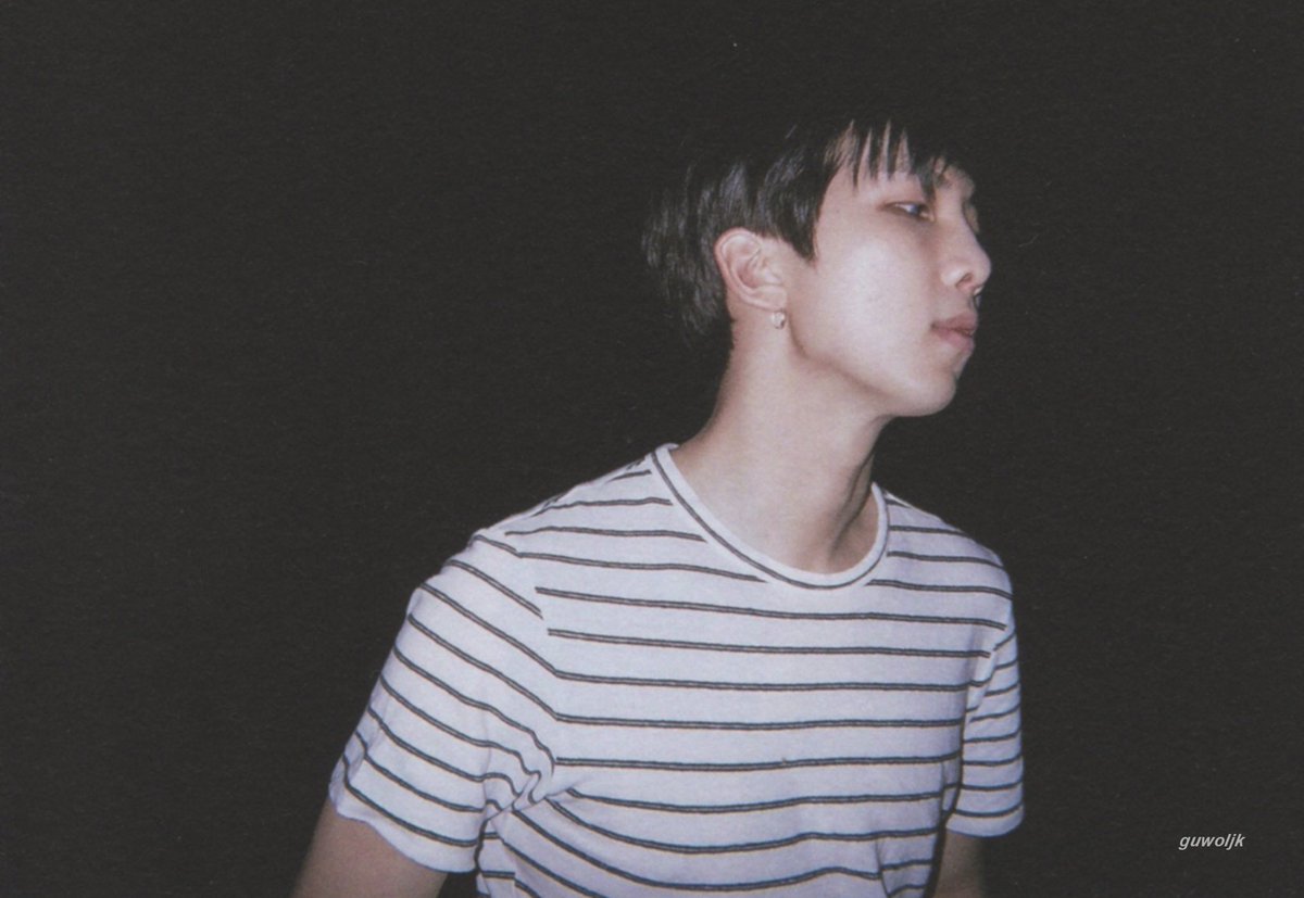 guwoljk's tweet photo. (SCAN) 
오,늘 전시회 도록 https://t.co/G44BwV0K9Y