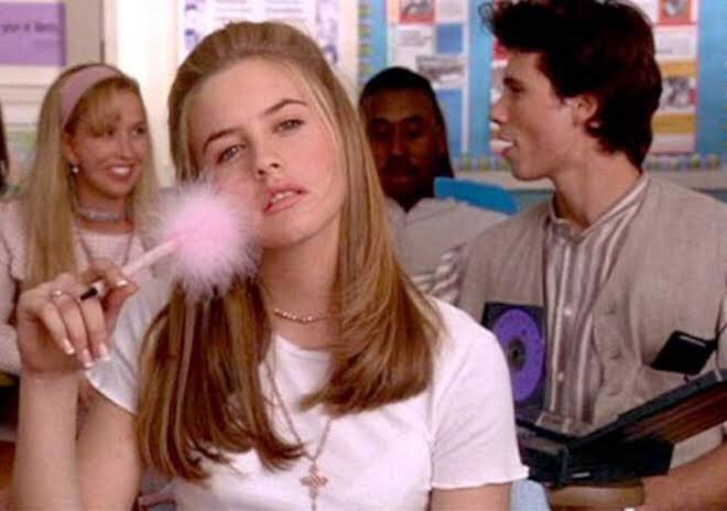 OnnyReview's tweet photo. ‘ Clueless (1995) ‘ หนังเก่าที่ชอบรักสีมู้ดของหนัง ใครอยากสัมผัสความ 90’s ไปดูภาพดีมากกกดูเพลินแล้วนางเอกสวยละมุนฟาดสุด แนวไฮสคูลแก๊งนางฟ้าประจำโรงเรียนคุณหนูเอาแต่ใจไรงี้ เสพแฟชั่นเต็มท���่ไปเลยเรื่องนี้สายเลิฟ 90’s วินเทจก็คือแนะนำให้ไปดู 💓✨ https://t.co/UgKDnxYX9A