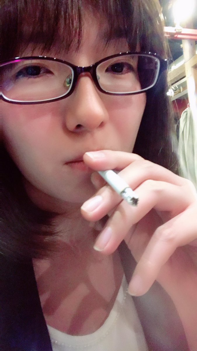 Twitter पर 上川依子 さよちん好評発売中 中学生が初めてタバコ吸ったみたいになってる Twitter पर 上川依子 さよちん好評発売中 中学生が初めてタバコ吸ったみたいになってる