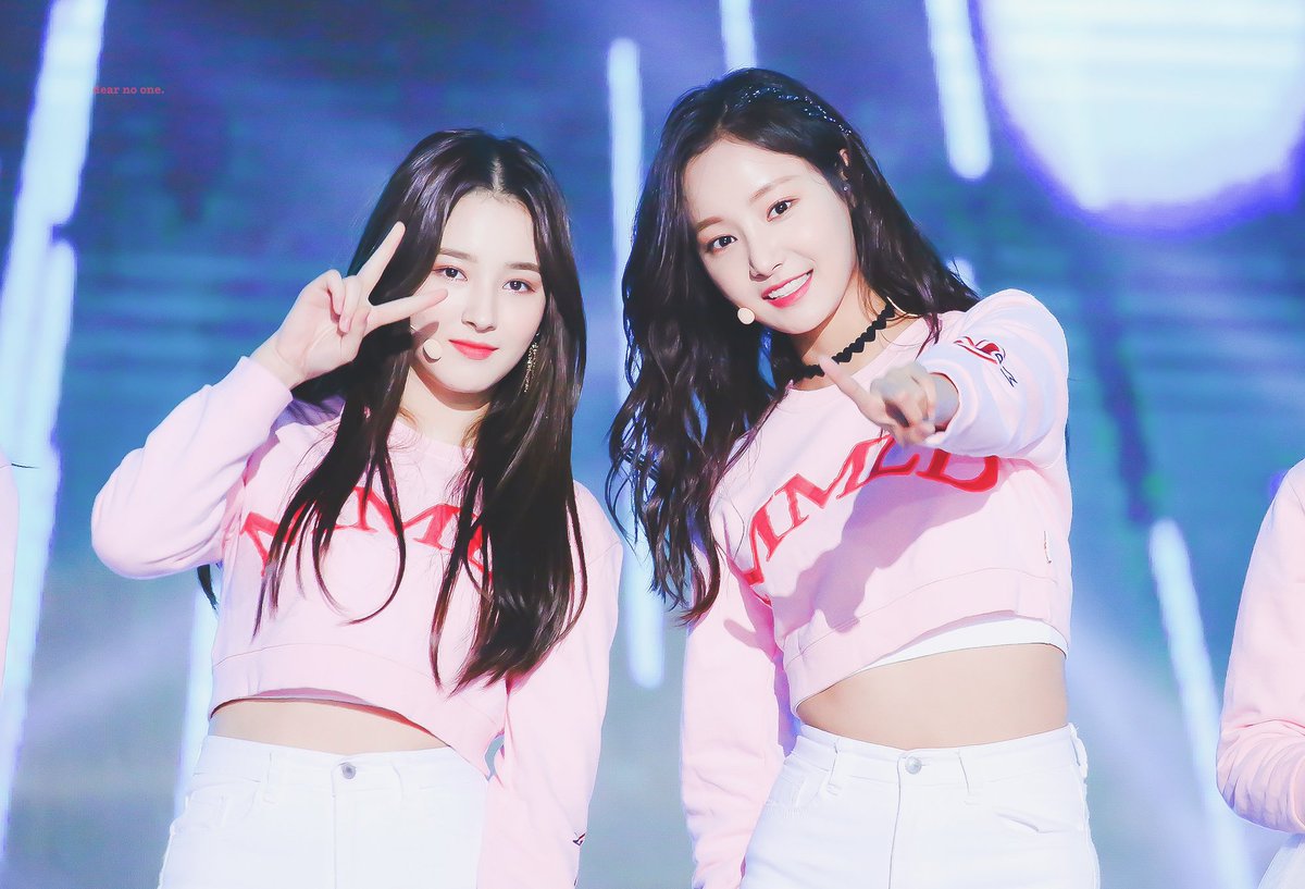 jiminjeongiiee's tweet photo. It's a ship thing. 💙
#MOMOLAND #모모랜드 #モモランド
#YeonNaen 3 💓💙
#Yeonwoo #Nancy
#JooBin #HyeE
#Hyebin #JooE https://t.co/a6dCNNaz2r