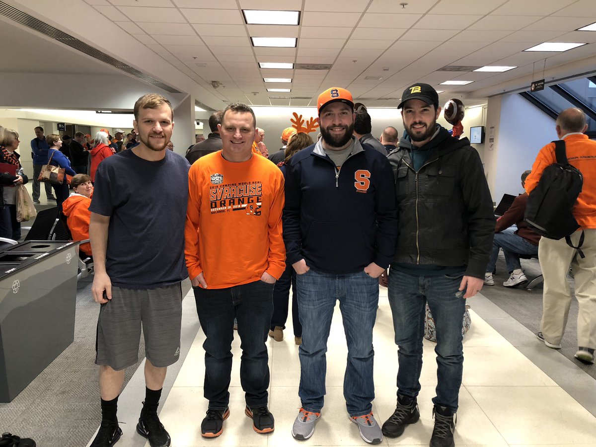 IVMFSyracuseU's tweet image. Our #CuseForTroops contest winners are here and ready to take off to Orlando! ✈️ #CWBowl #OrangeNation @Cuse @CuseFootball @SyracuseOVMA @SyracuseU