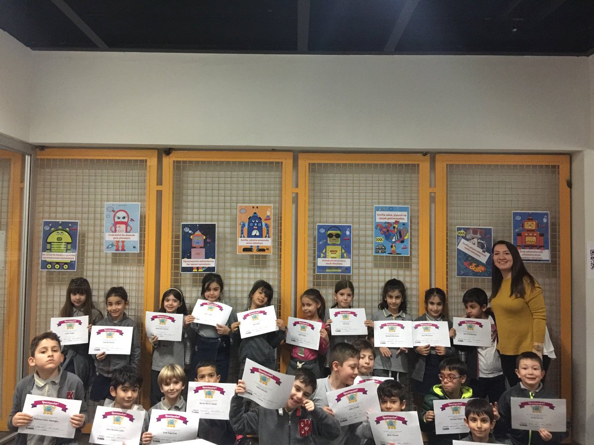 Bahcesehirum's tweet image. 2-A, 2-C ve 3-D sınıflarımız kodlama sertifikalarını aldılar. Tüm öğrencilerimizi tebrik ediyoruz🎊 #codingBk @duygubiyikoglu @bsraltntas @CGaripagaoglu