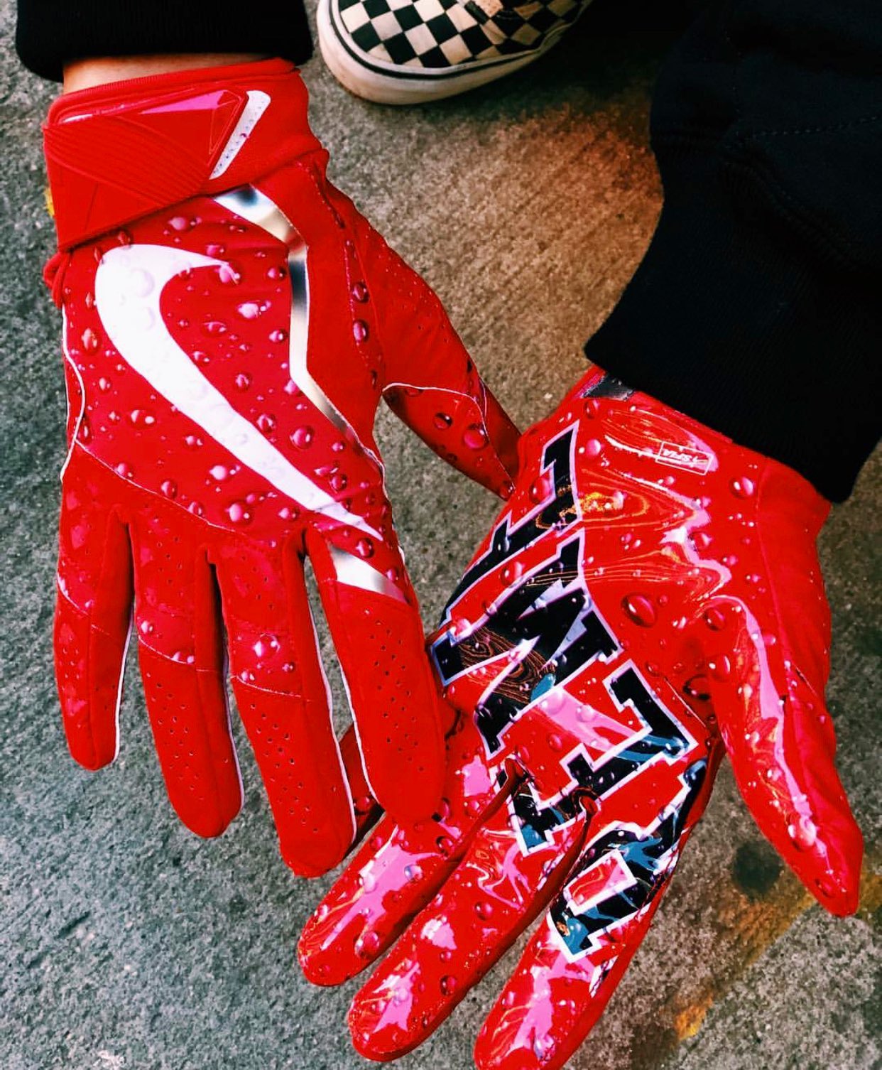 Supreme Nike Vapor Jet 4.0 Football Gloves Red