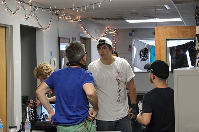 billboardmovie's tweet photo. When the director says we have to keep the AC off because of sound... 😳😂
•
•
•
@zeke zelker • @overhypebeast • @mblum6180
-------
#billboardmovie #wtyt960 #zekezelker #onset #bts #indiefilmmaking #indiefilmmaker #independentfilm #amradio #college… https://t.co/F3Y30wUFM2 https://t.co/h5HFh46Twu