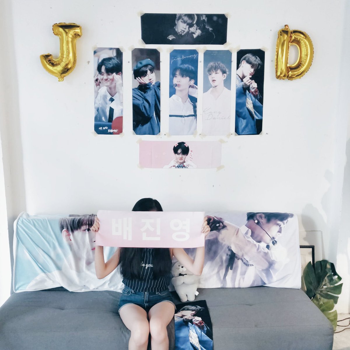 pinkchole's tweet photo. Finally a cafe event where i can bring my Jinyoung slogans out! 

Thank you @baebypeachyd for organizing this! All the slogans are so pretty! 🌹💕 #SNOWFALLWITHDEEPNIEL https://t.co/VNLAAApSPC