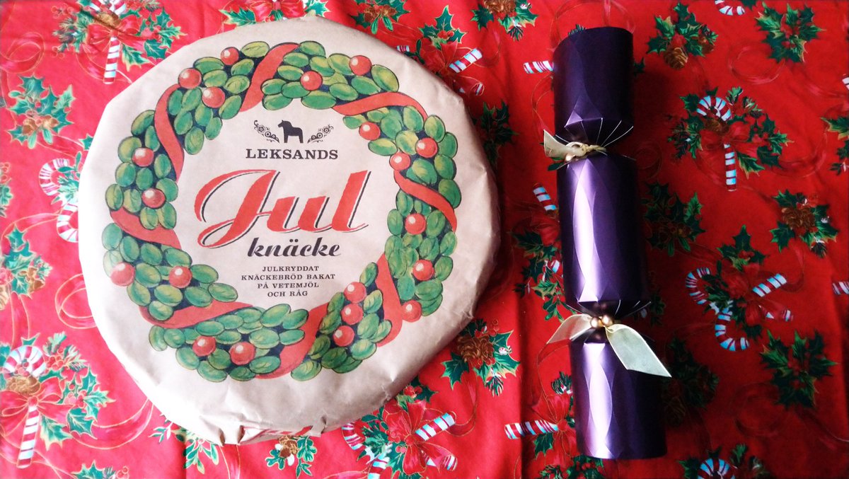 porridgelady's tweet photo. There are #Christmascrackers and #Christmas crackers. Today I'm enjoying @Leksands_UK Julknacke Christmas Rye crackers the most at #BoxingDay lunch. @Scanditwitchen #boxingdayfood https://t.co/8GQrcX8d1g