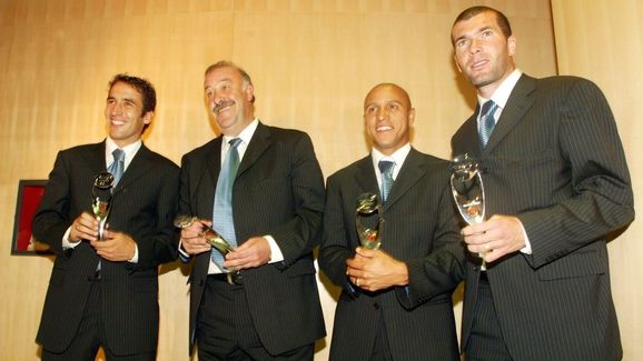 RMadridFrance_'s tweet photo. Vicente Del Bosque :"Quand j'étais entraîneur du Real Madrid, la seule chose que Barcelone a célébré c'était l'anniversaire du club." https://t.co/xkptJEcU8z