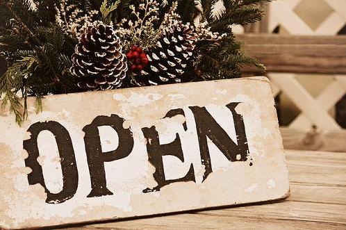 ColonyPackaging's tweet photo. We hope you enjoyed Christmas with your families and continue to enjoy the holiday week! We are open today through Friday, closed Monday and Tuesday for the New Year, and we will re-open again that Wednesday-Friday. https://t.co/BTpZ5vObTC