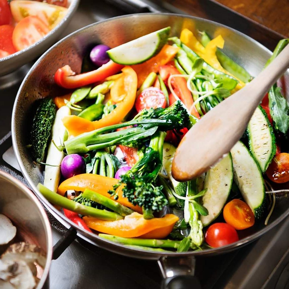 nbioespacio's tweet photo. Después de dos días de reuniones y comidas familiares, hay que cuidar de nuevo la alimentación. No olvides comer a diario fruta y verdura para devolver el aporte vitamínico a tu cuerpo.
#comesano #healthyfood #BioEspacioNaturalmente #Lanzarote #tiendaecologica https://t.co/4JCQIruoGR