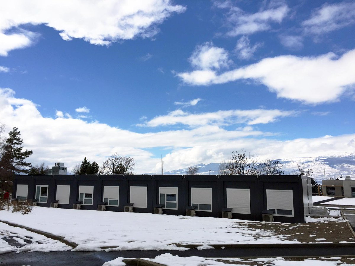 AlgecoSAS's tweet photo. [#PROGRESS2] Après le givre, la #neige ? ❄️ Retrouvez nos #modules partout en France bravant toutes les #températures 😉 🌡
#batimentmodulaire #collaborer https://t.co/nkLcQIDzvU