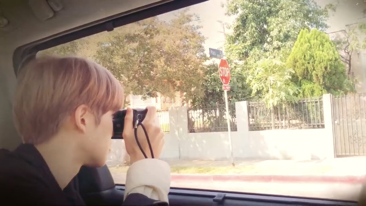 : LEICA AF-C1This one exactly the same one Taeil brought to US before~ #NCT카메라  #NCTOGRAPHY  #JUNGWOO  #JAEHYUN  #NCT  #35MM