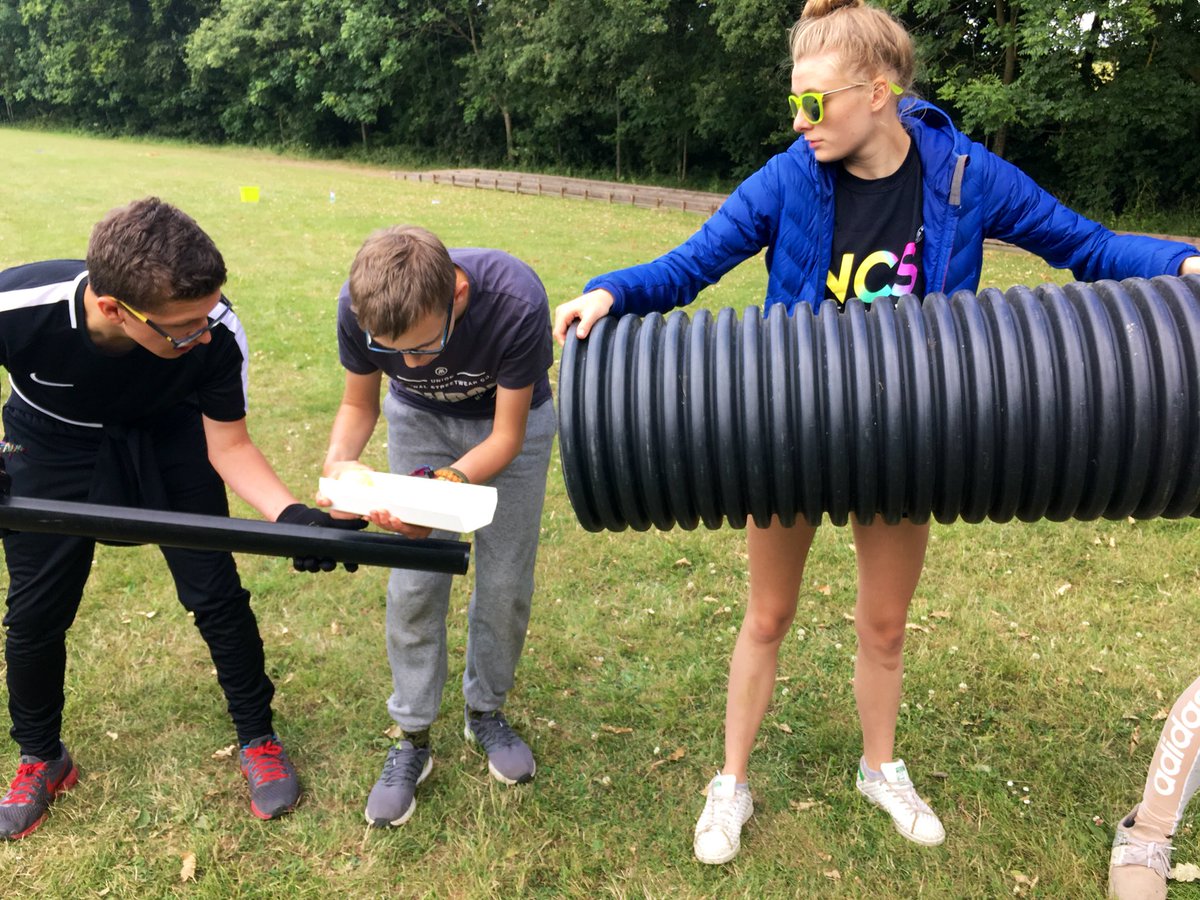 MarkHillMBE's tweet image. More community youth engagement activities during 2018, engaging with 1,000s of young people #inspiring and #motivating them to do well #Teambuilding @The_Black_Rats workshops #BeInspired 😀 #BeTheBest 👍  &amp;gt;&amp;gt;&amp;gt;