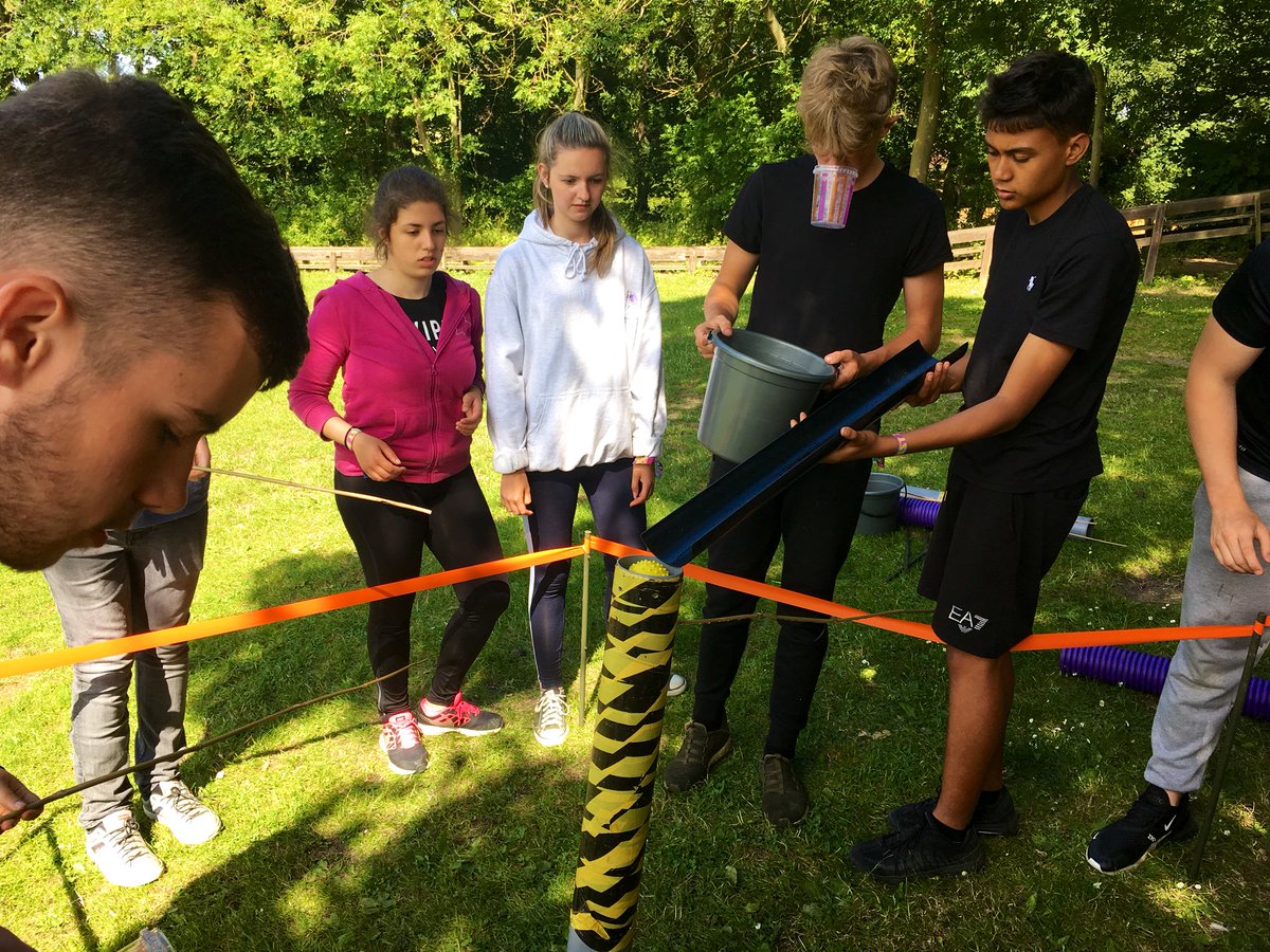 MarkHillMBE's tweet image. More community youth engagement activities during 2018, engaging with 1,000s of young people #inspiring and #motivating them to do well #Teambuilding @The_Black_Rats workshops #BeInspired 😀 #BeTheBest 👍  &amp;gt;&amp;gt;&amp;gt;