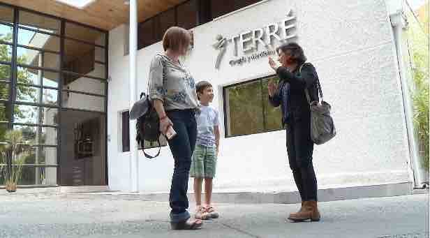 Ya estamos junto a Marlene y uno de sus hijos, para visitar a la Nutrióloga, Catalina Silva, quién nos dará sus recomendaciones para estas vacaciones  <a href="/connieachurra/">Connie Achurra 💜💚</a> <a href="/CANAL_13C/">13 C</a>