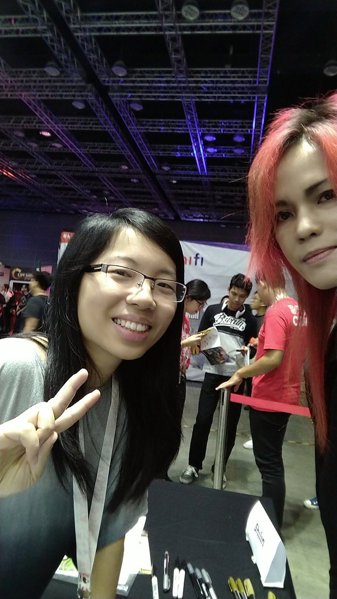 Also went to @Okolnir workshop and had her artbook signed!
It was a very insightful workshop!
And it's really nice to meet her, as I've been following her works ever since the early days of when I created my dA account.