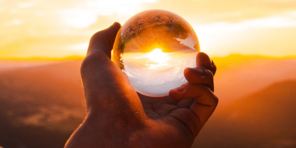 Crystal-Gazing For The New Year: 2019 Predictions For The Legal Weed Business bit.ly/2Q0vTGG