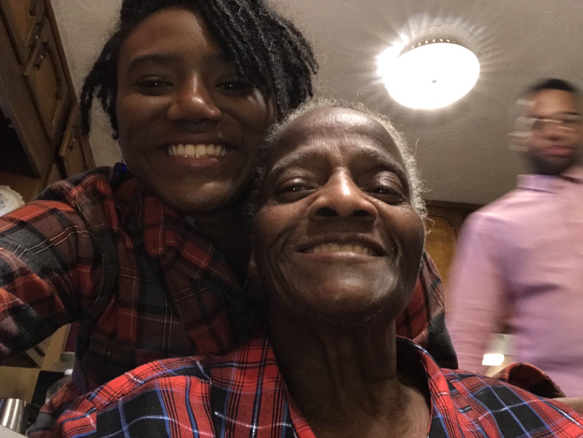 GoodHairDany's tweet photo. Habari Gani, Twitttttter? I’m so thankful for being reunited with my family and waking up another day with my boo thang, my cat, and my pepper plant. ❤️ Joyous Kwanzaa! https://t.co/QH5X53m6Cm