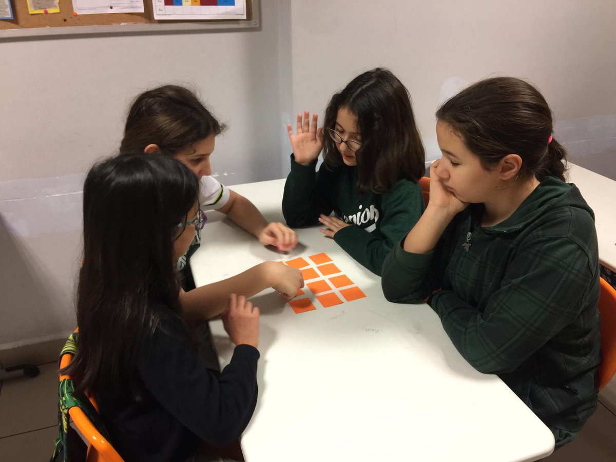 Öğrencilerimiz kesirlerin ondalık gösterimini eşleştirme oyunu ile yarışarak pekiştirdi.#matematikheryerde <a href="/elvin_oven/">Elvin Öven Güçbilmez</a> <a href="/KvancBarlas/">Kıvanç Barlas 🇹🇷</a> <a href="/coskunfrt13/">Coşkun Fırat</a> <a href="/GulbinBeyaz/">Gülbin Beyaz Kaldan</a> <a href="/turkan_berna/">Berna türkan</a>