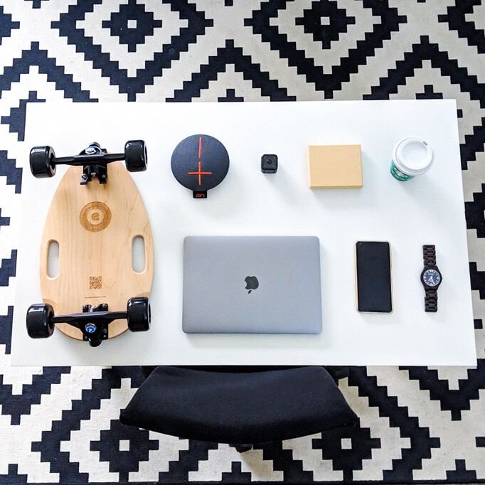 ElosSkateboards's tweet image. Check out our work essentials for 2019.📍What’s on your list? 

#ElosSkateboards #goprosession #coffee ☕ #macbookretina #pixel3xl #woodenwatch #ueroll  #workessentials #gadgetlove #worklifebalance