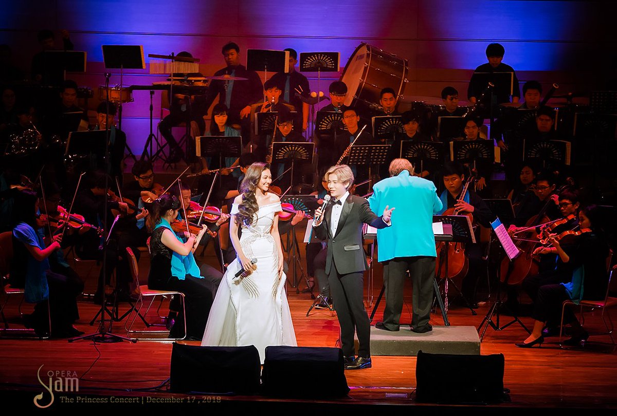 _ANNABELL_'s tweet photo. ภาพความประทับใจในบทเพลงสุดโรแมนติกในโลกแห่งการ์ตูน คชาและแก้ม ในเพลง A Whole New World
.
.
ติดตามทั้งหมดได้ที่ https://t.co/2oGiHlEzaH
.
#OperaSiam #SiamSinfonietta #Orchestra #ClassicalMusic #GamWichayanee #KachaNontanun #คชานนทนันท์ #ThePrincessConcert #AnnabellePhotography https://t.co/heCOiTCg91