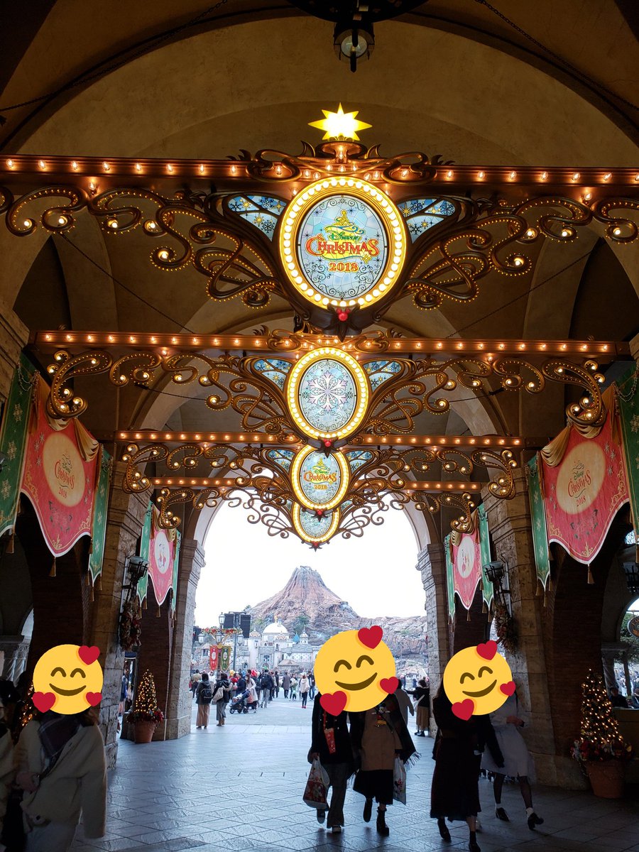 マシュマロ 記念に初めてディズニーで自分に記念になる物を購入 ガラスの砂時計の為 現在自宅で大事に保管中 入れ物の ケース が見付かるまでは箱から出して置いとけない