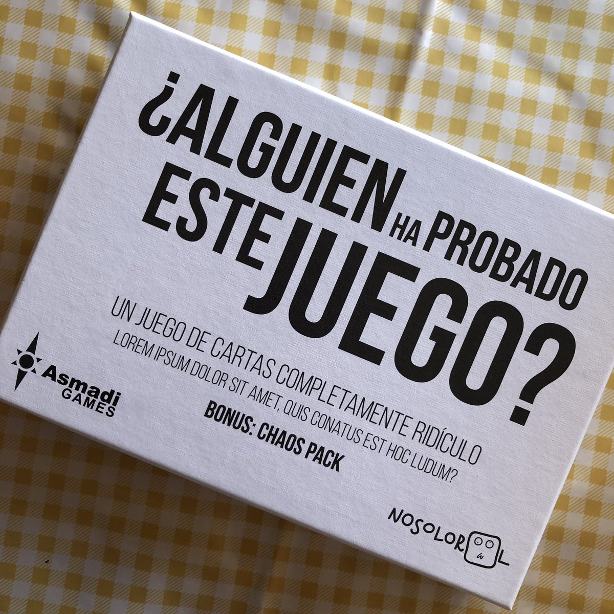 Thosnod's tweet photo. ¿Alguien ha probado este juego? Genial party game de @Nosolorol #asmadigames @AsmadiGames y primera partida navideña #boardgamegeek #boardgames #juegosdemesa #bgg #labsk https://t.co/LoAynGsgoR