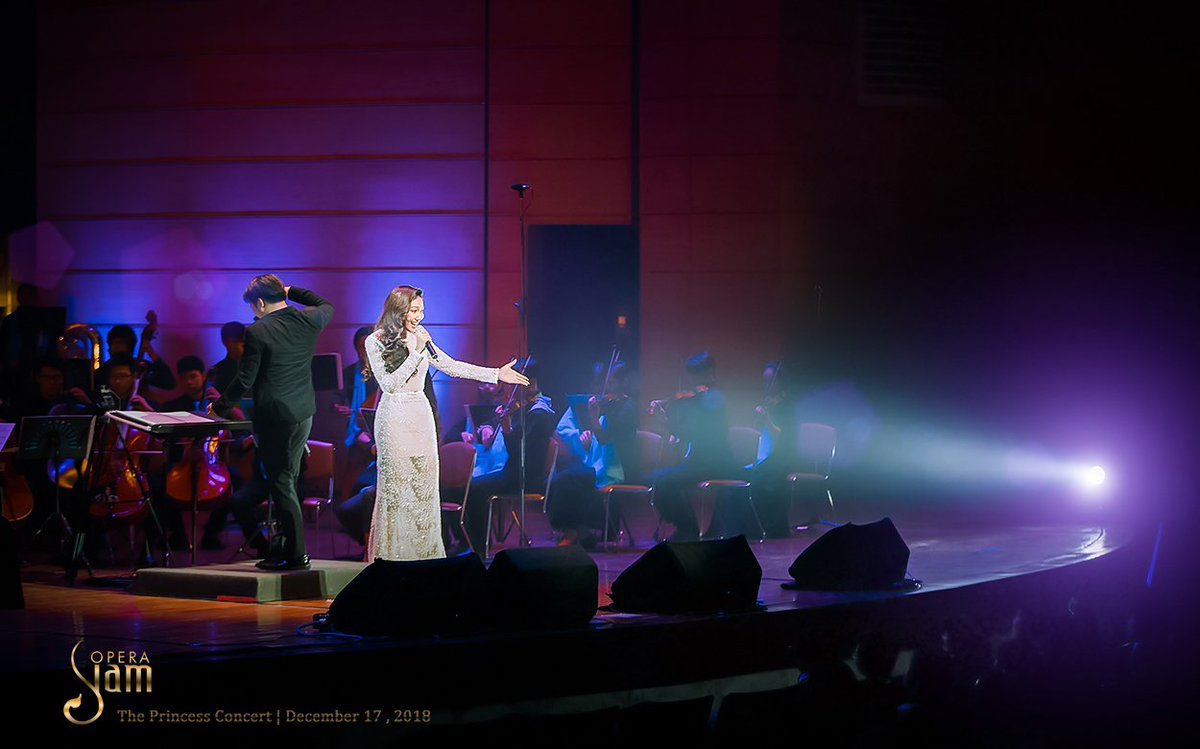 _ANNABELL_'s tweet photo. แก้มในเพลง Let it go โดยมีคุณทฤษฎี ณ พัทลุง เป็นผู้อำนวยเพลง เพลงนี้คือไฮไลท์ของงานนี้เลยสุดยอดมากจริงๆ
.
ติดตามทั้งหมดได้ที่ https://t.co/SG51uXHFY7
.
#OperaSiam #SiamSinfonietta #Orchestra #ClassicalMusic #GamWichayanee #ThePrincessConcert #AnnabellePhotography https://t.co/Fti0P5rN2g