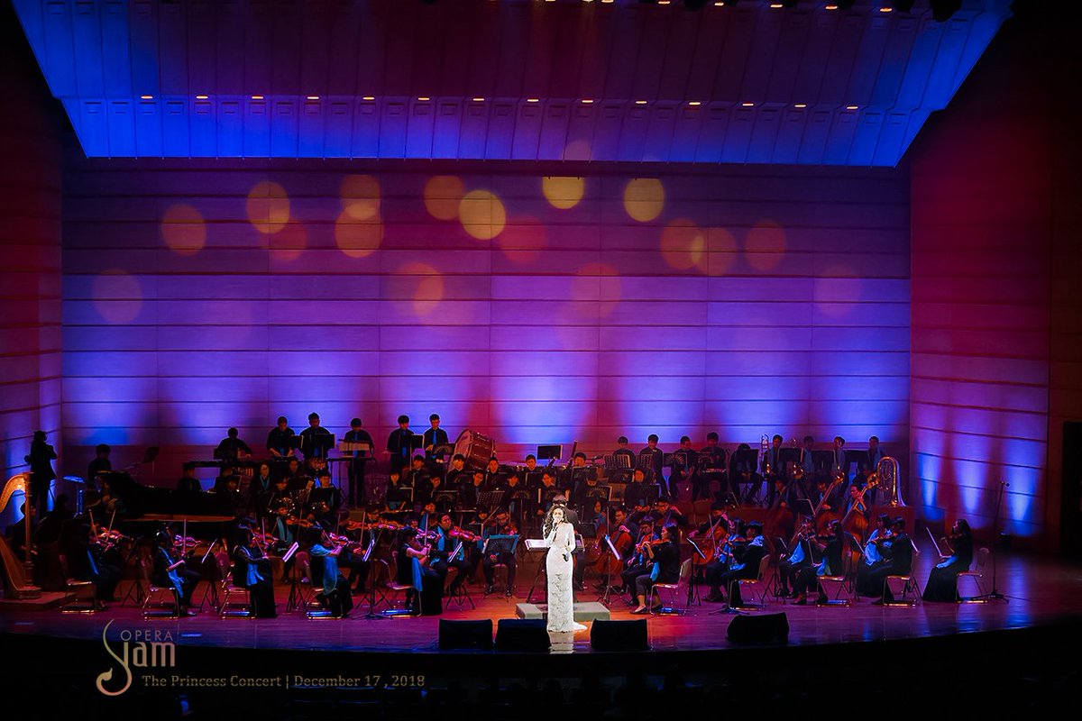 _ANNABELL_'s tweet photo. แก้มในเพลง Let it go โดยมีคุณทฤษฎี ณ พัทลุง เป็นผู้อำนวยเพลง เพลงนี้คือไฮไลท์ของงานนี้เลยสุดยอดมากจริงๆ
.
ติดตามทั้งหมดได้ที่ https://t.co/SG51uXHFY7
.
#OperaSiam #SiamSinfonietta #Orchestra #ClassicalMusic #GamWichayanee #ThePrincessConcert #AnnabellePhotography https://t.co/Fti0P5rN2g