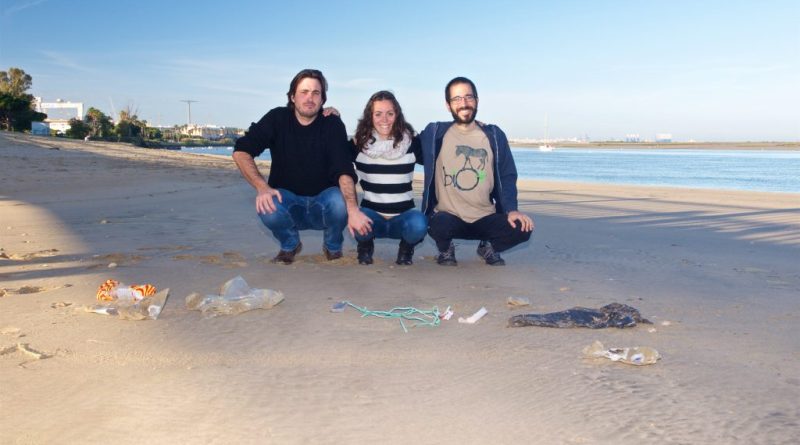 IPesqueras's tweet photo. #Plásticos | Premio al proyecto #PlasticFam que da soluciones a la gestión de los residuos marinos https://t.co/lRu0f3kDMS https://t.co/l79sJGNpTy