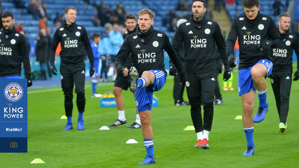 Leicester_GO's tweet photo. Nuestros jugadores ya están sobre el césped realizando lo ejercicios de calentamiento #ComeOnFoxes🐺 #leicity https://t.co/xEEQwXSfNy