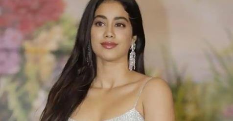 teluguinnews's tweet image. Pic Talk: Janhvi Kapoor goes bold in red

teluguin.com/en/featured-ne…

#JahnaviKapoor #goes #BoldinRed