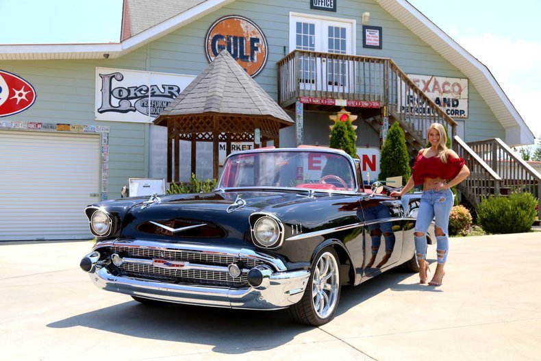 iquitsmokingcig's tweet photo. #InstantTurnOffsIn5Words I prefer Facebook to Twitter 57 Chevy @SmokyMntTraders https://t.co/YFVHiFNpSq
