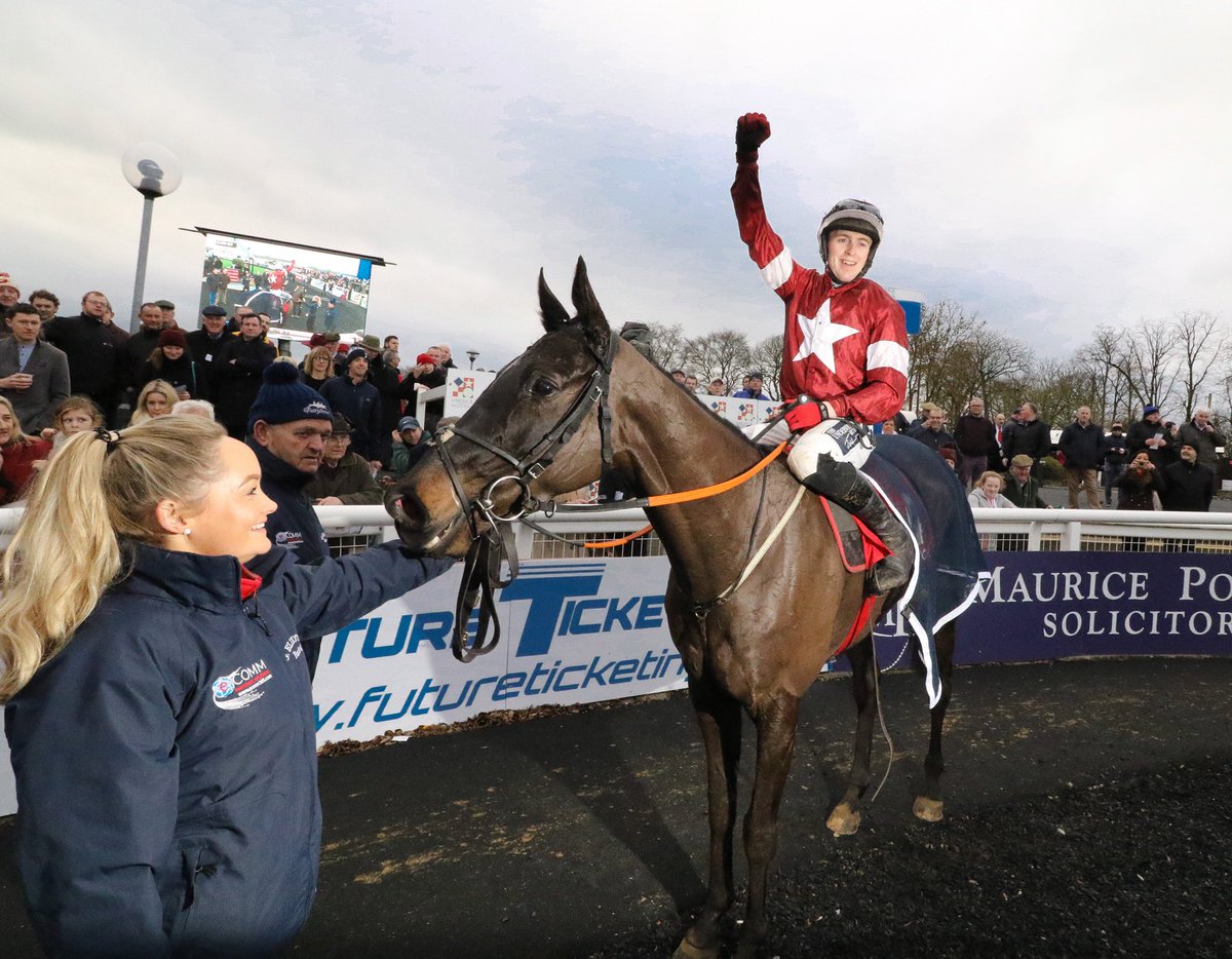 NavanRacecourse's tweet image. Hardline keeps improving and beats the fav Getabird in the Grade 1 @TeamMatchbook Novice Chase @LimerickRaces. A very impressive winner of the Grade 3 @IrishEBF_ Klairon Davis Novice Chase here earlier this month. #NavanForm
