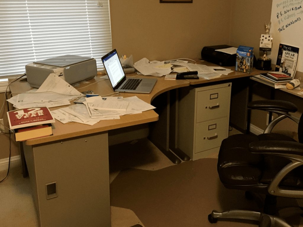DanDMatthews's tweet photo. Clearing Your Year End Workplace Clutter https://t.co/FgDAaZqrPn https://t.co/w4PzSG41kd