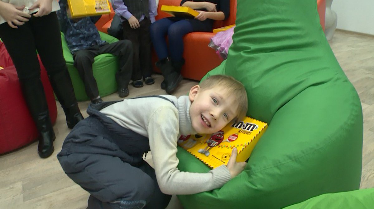 "Ивгорэлектросеть" поздравила с Новым Годом детей из неблагополучных семей ivges.ru/doc.jsp?id=109…